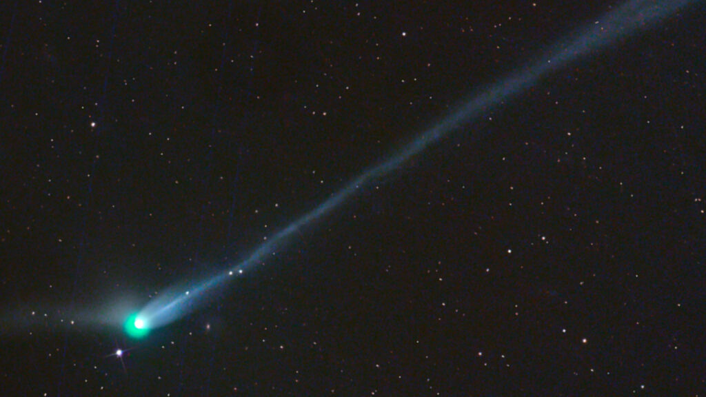 Green Comet C/2024 E1 Dazzles Near Earth, Set to Be Ejected After Solar Swing